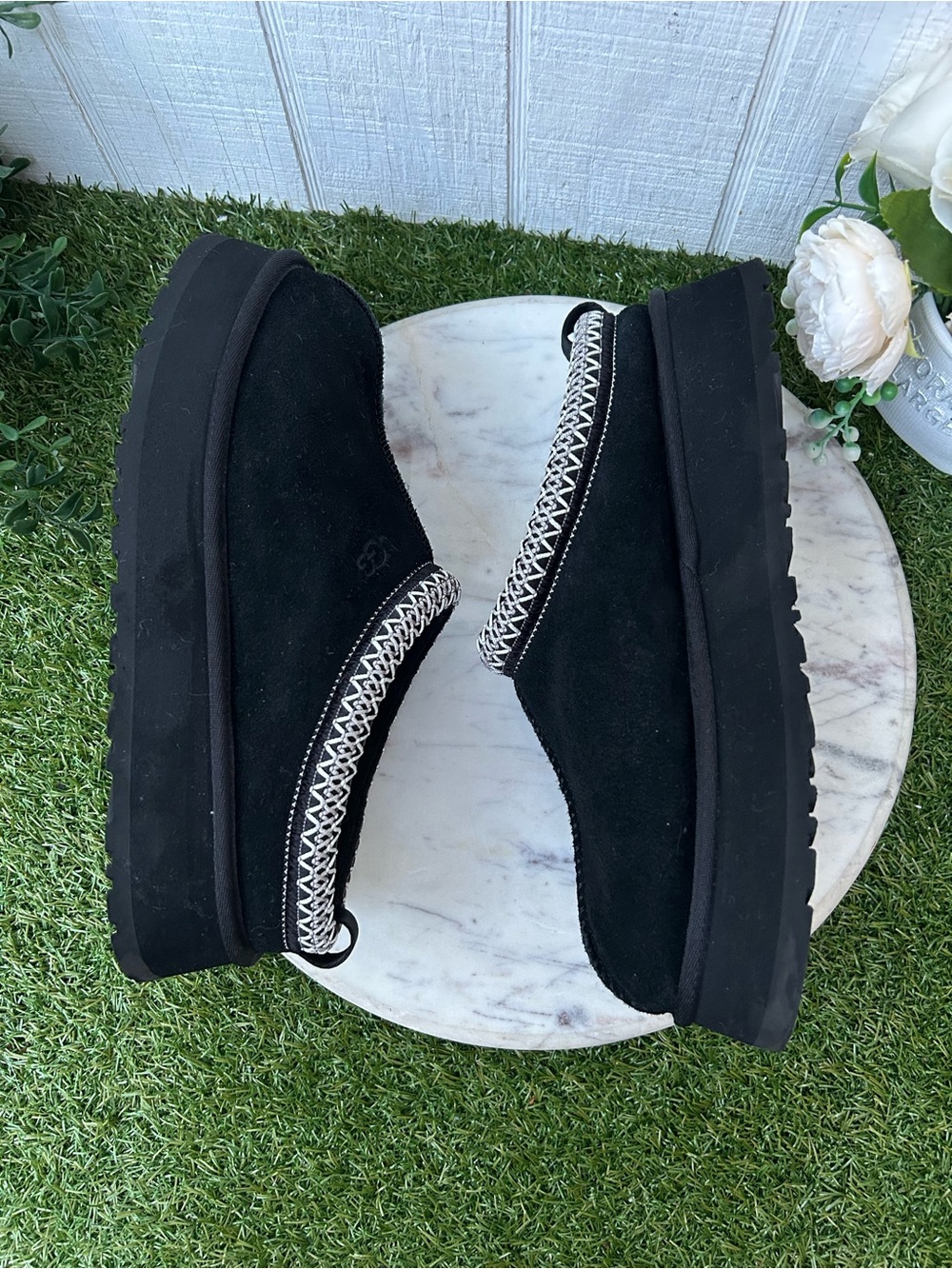 UGG Tazz women size 8
BestSeller/gently worn
Color. Black - Picture 8 of 16